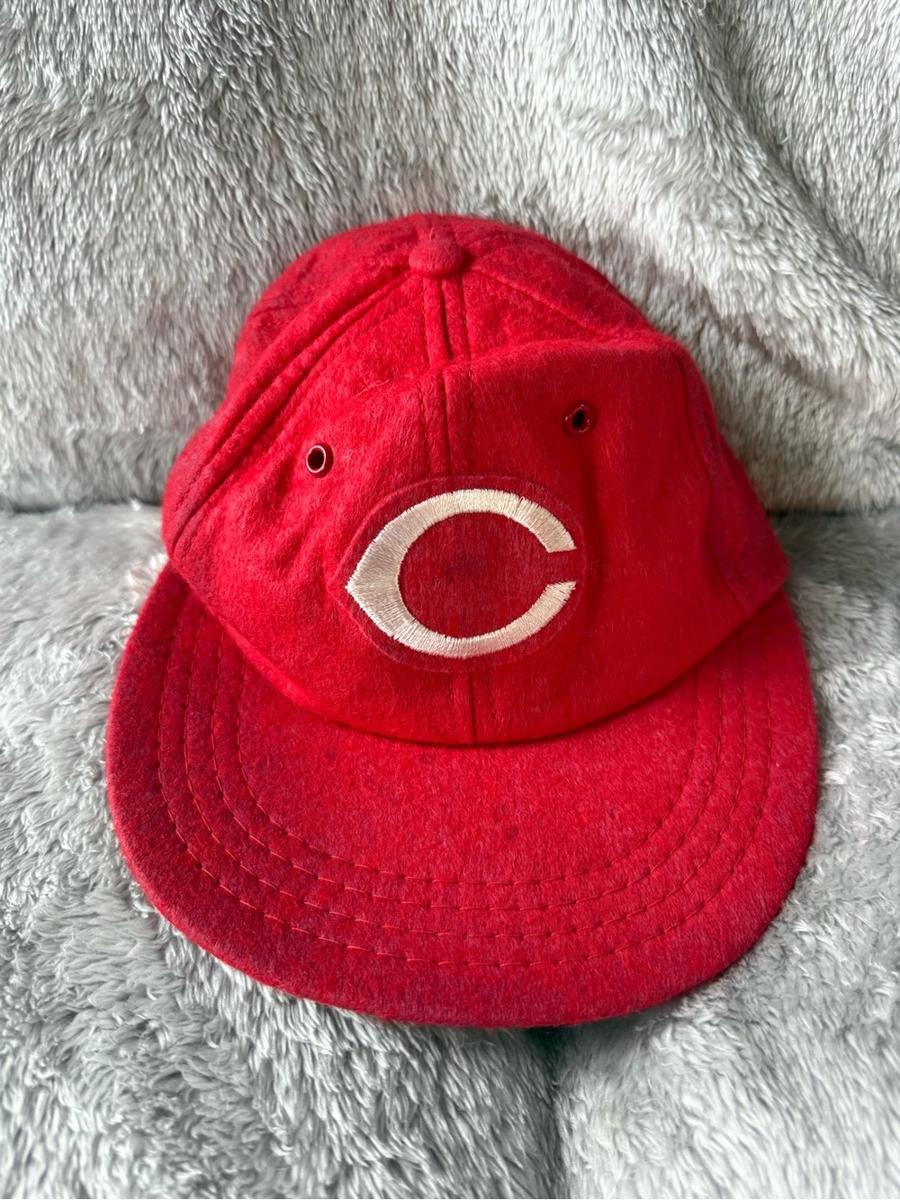 Vintage red wool Cincinnati reds MLB hat